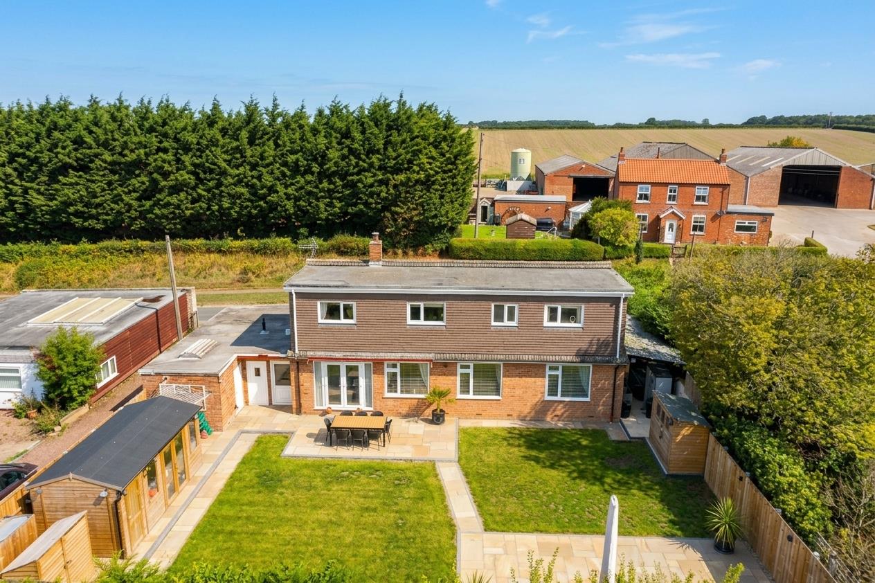 4 bed property in Townside Road, North Newbald, York